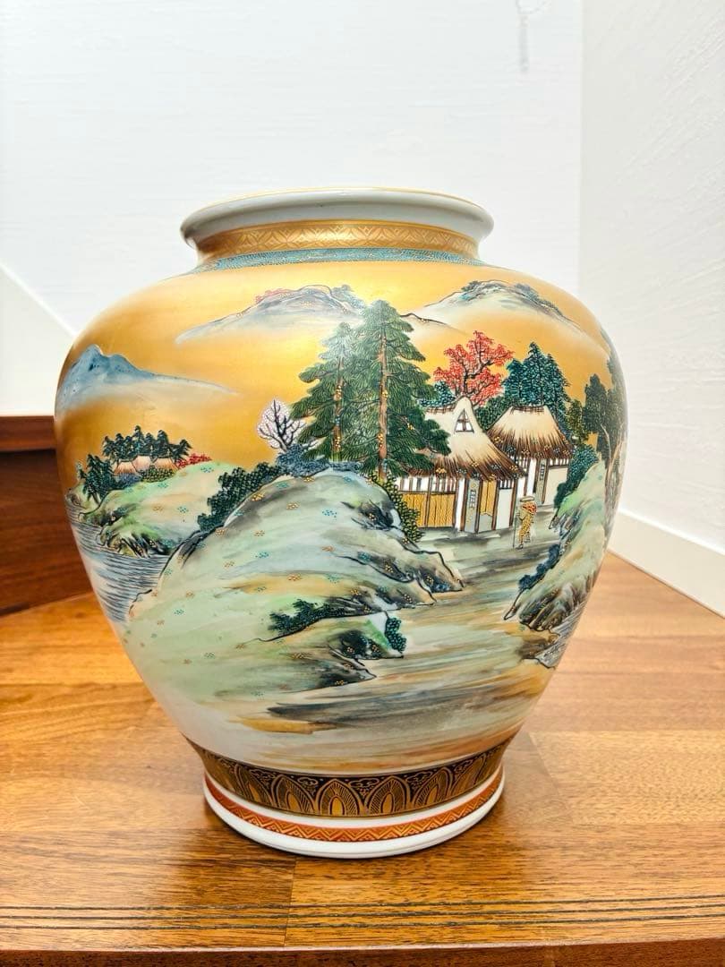 【九谷焼】大きな花瓶（壺） 金箔装飾 九谷松月作 共箱付