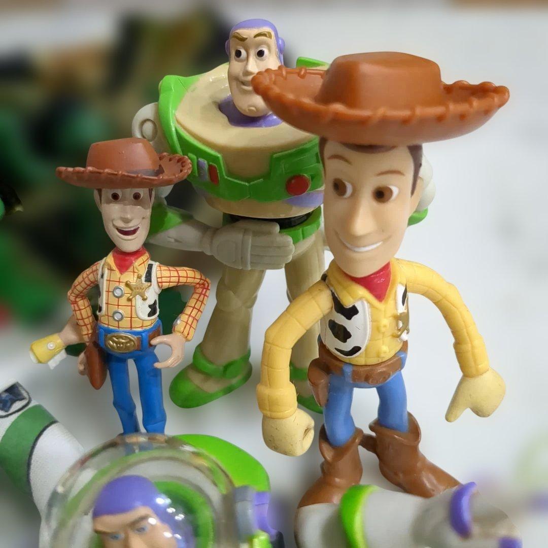 希少【中古】ディズニーピクサー　トイ・ストーリーフィギュア　バズ　ジェシー　ハム
