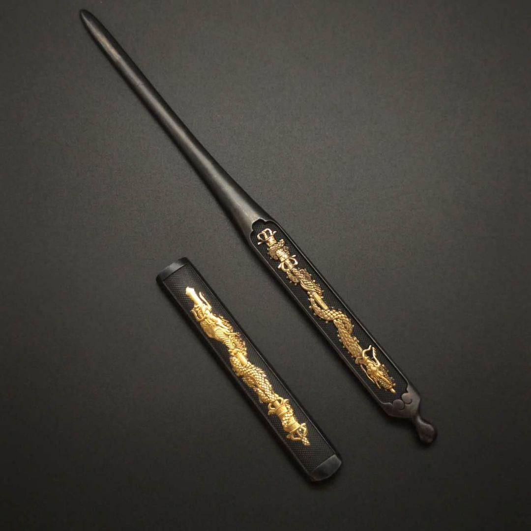 年末セール　小柄　笄　倶利伽羅剣の図　　職人作　現代金工　金工品　銅製　金メッき