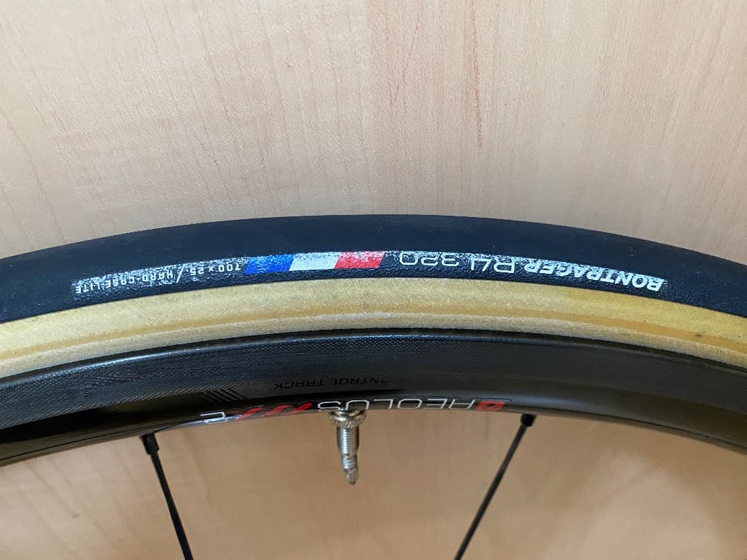 BONTRAGER Aeolus XXX 2 リムブレーキ　クリンチャー