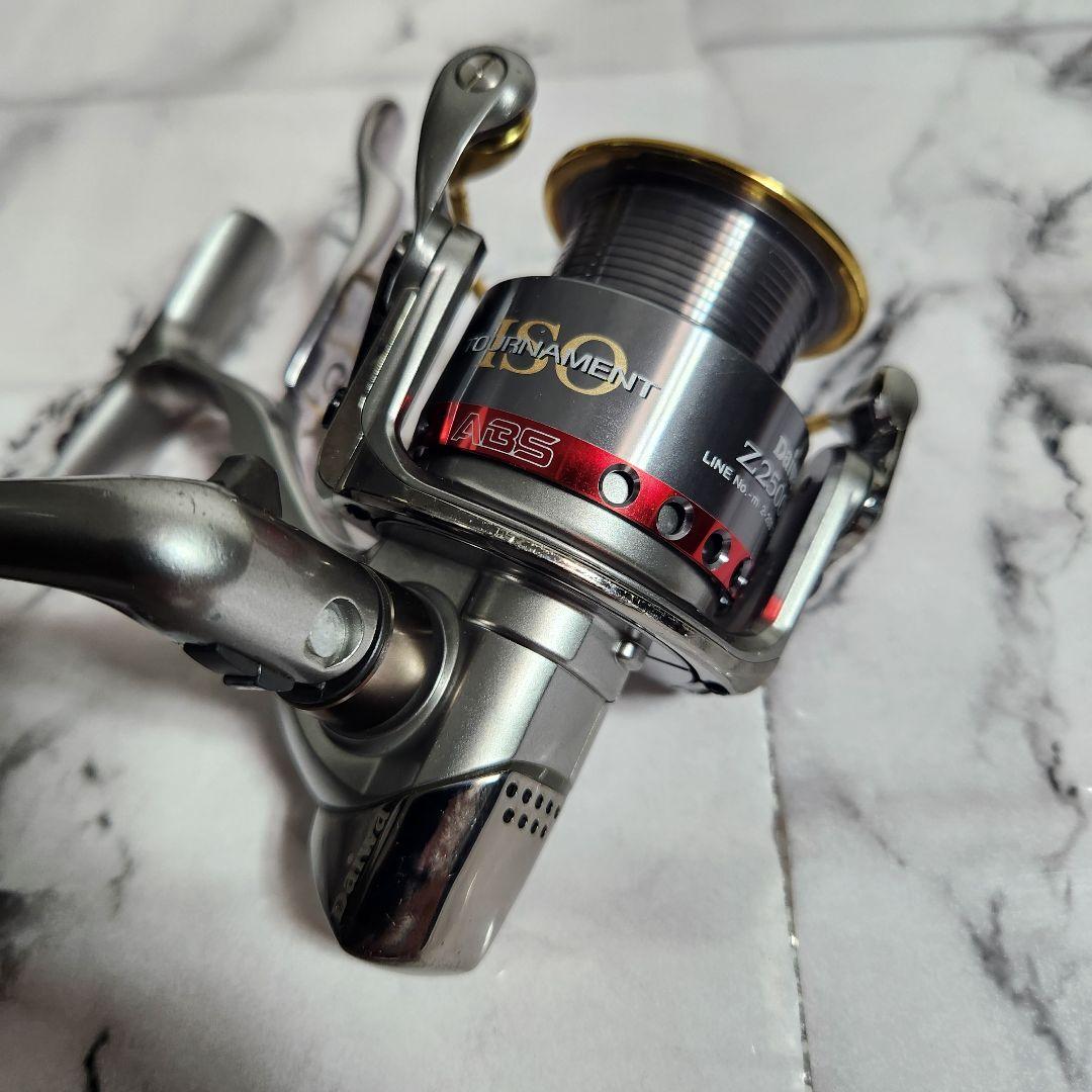 リール Daiwa TOURNAMENT ISO Z2500LB AIRL
