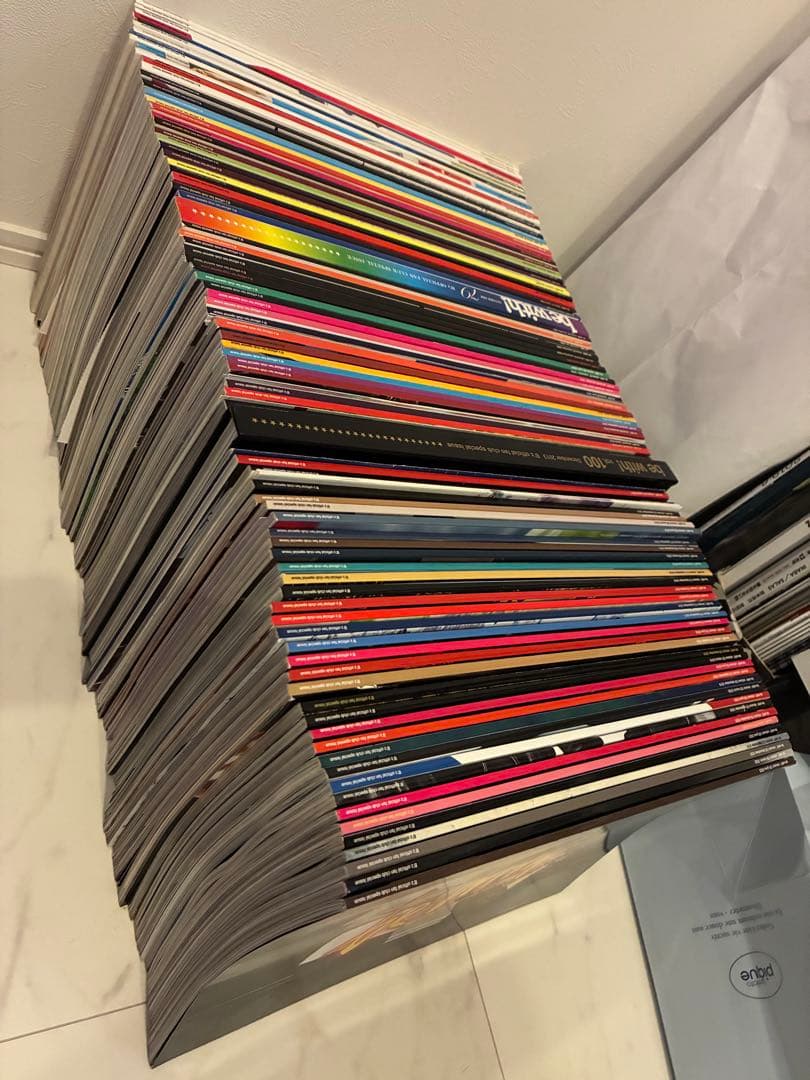 B'z FC会報誌be with85冊＋グリーティングカード、ビーパ継続品等