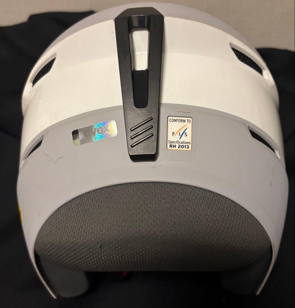 【週末価格】UVEX INVICTUSヘルメット 55-56CM 2023-24