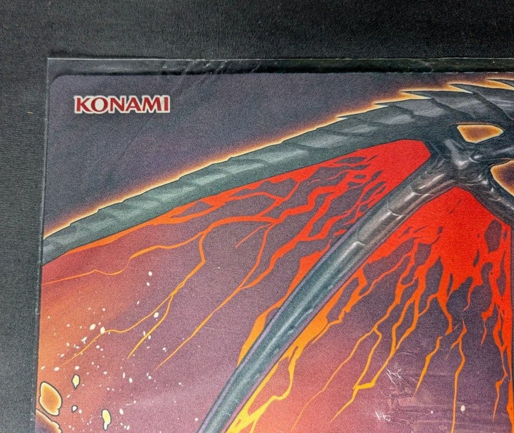 遊戯王 真紅眼の黒星竜 プレイマット 真紅眼の黒竜 公式 韓国