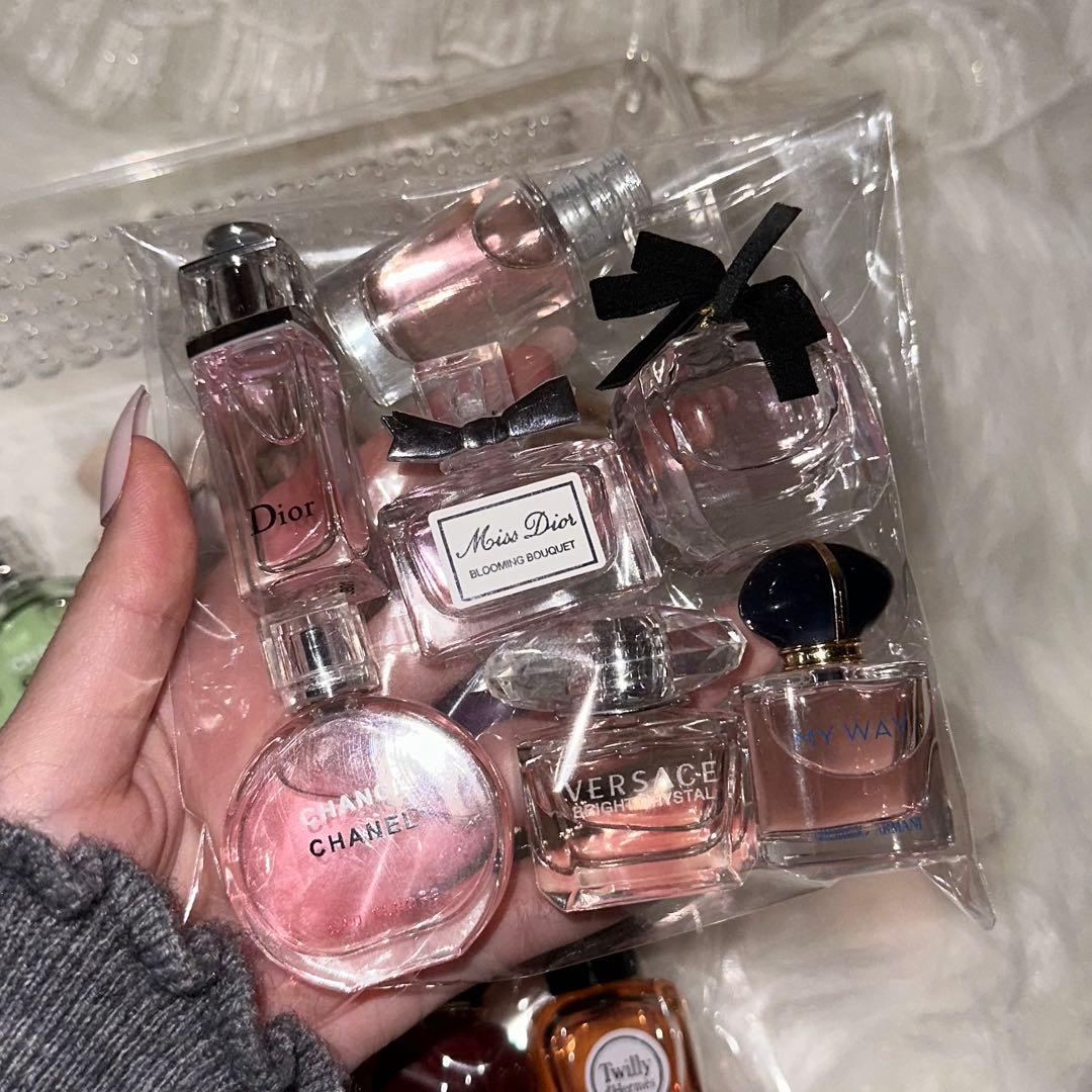 大人気！ミニ香水セット(ピンク)8点