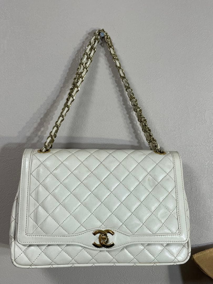 CHANELキルティング　マトラッセ チェーン ショルダーバッグ ラムスキン