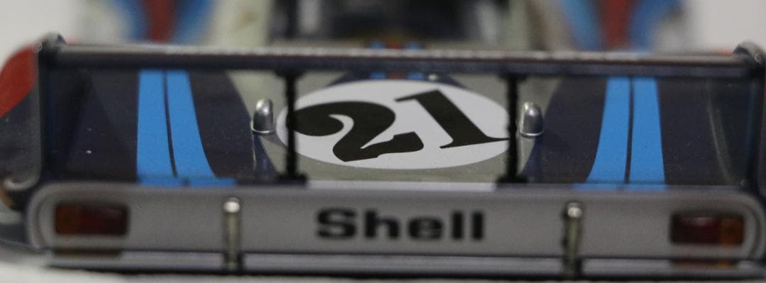 貴重オートアート　 ポルシェ９１７ロングテール　１９７１　1/18 　中古品