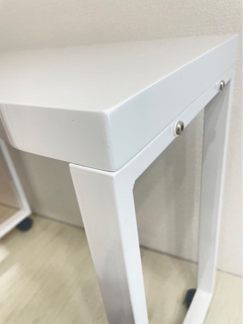 美品ネイルデスク　ホワイト曲線デザインデスク 80cm