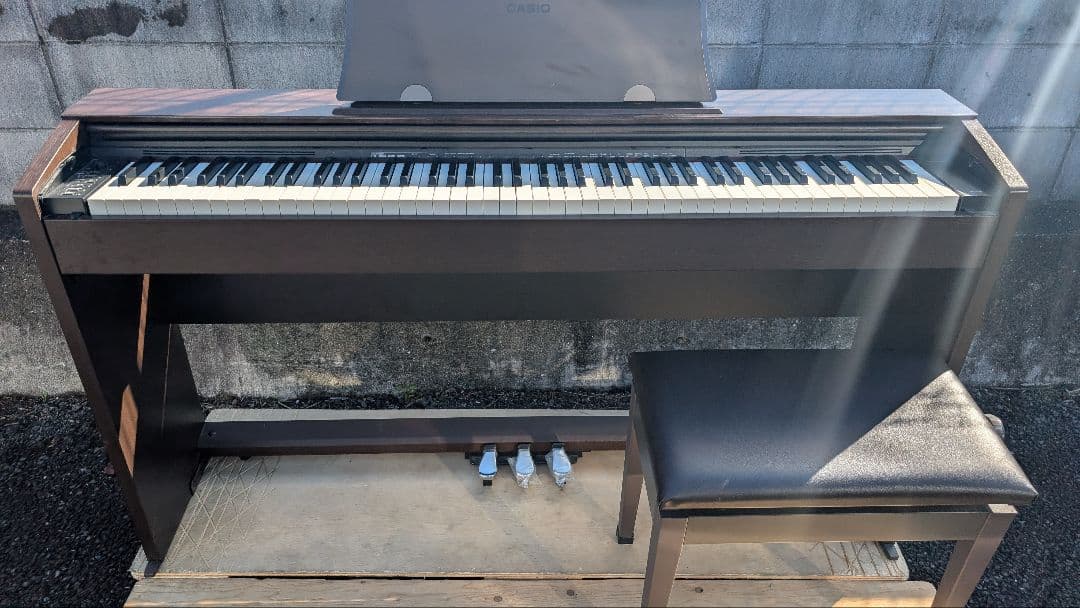 送料無料 CASIO 電子ピアノ PX-770 2019年製 スリムで大人気機種