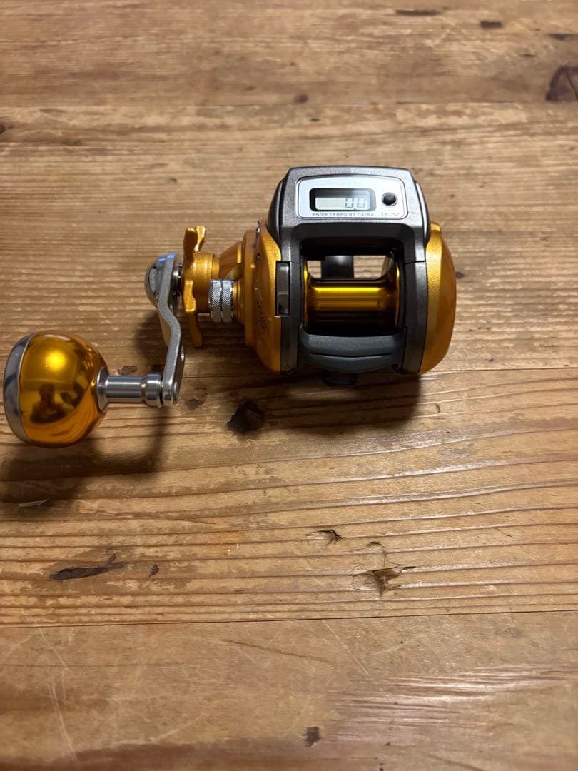 【美品】Daiwa イッツ ICV 200