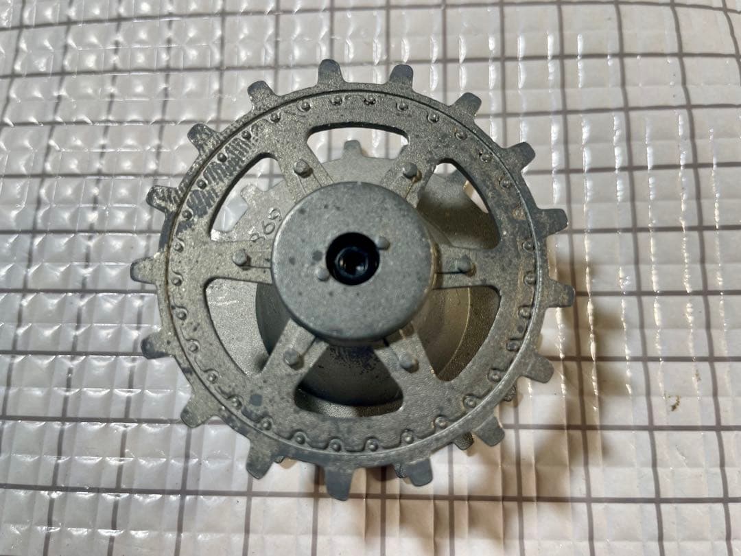 ヘンロン1\16 ヤークトパンサー&パンサーG純正金属履帯起動輪誘導輪