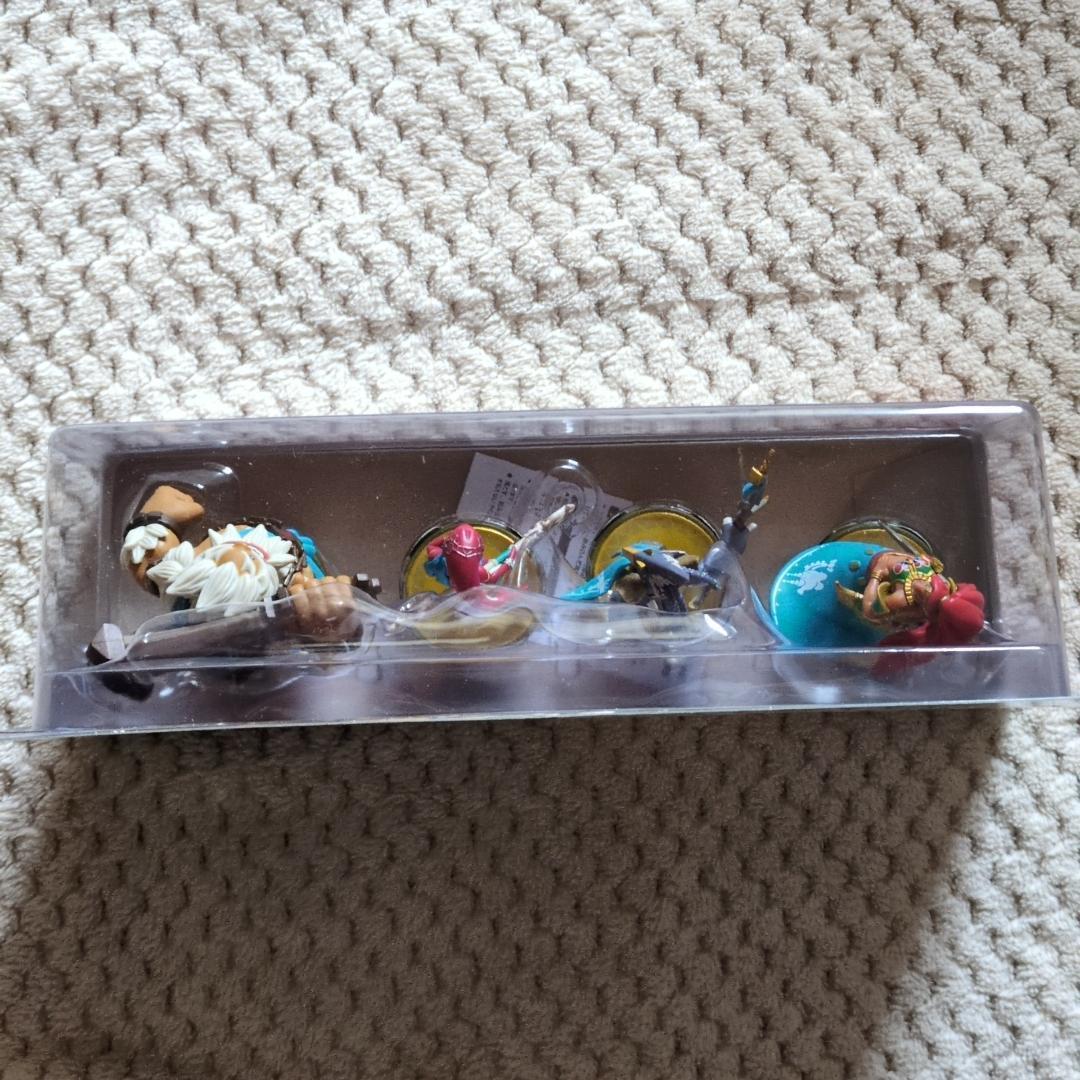 【新品未使用】amiibo 4人の英傑セット ゼルダの伝説　ブレスオブワイルド