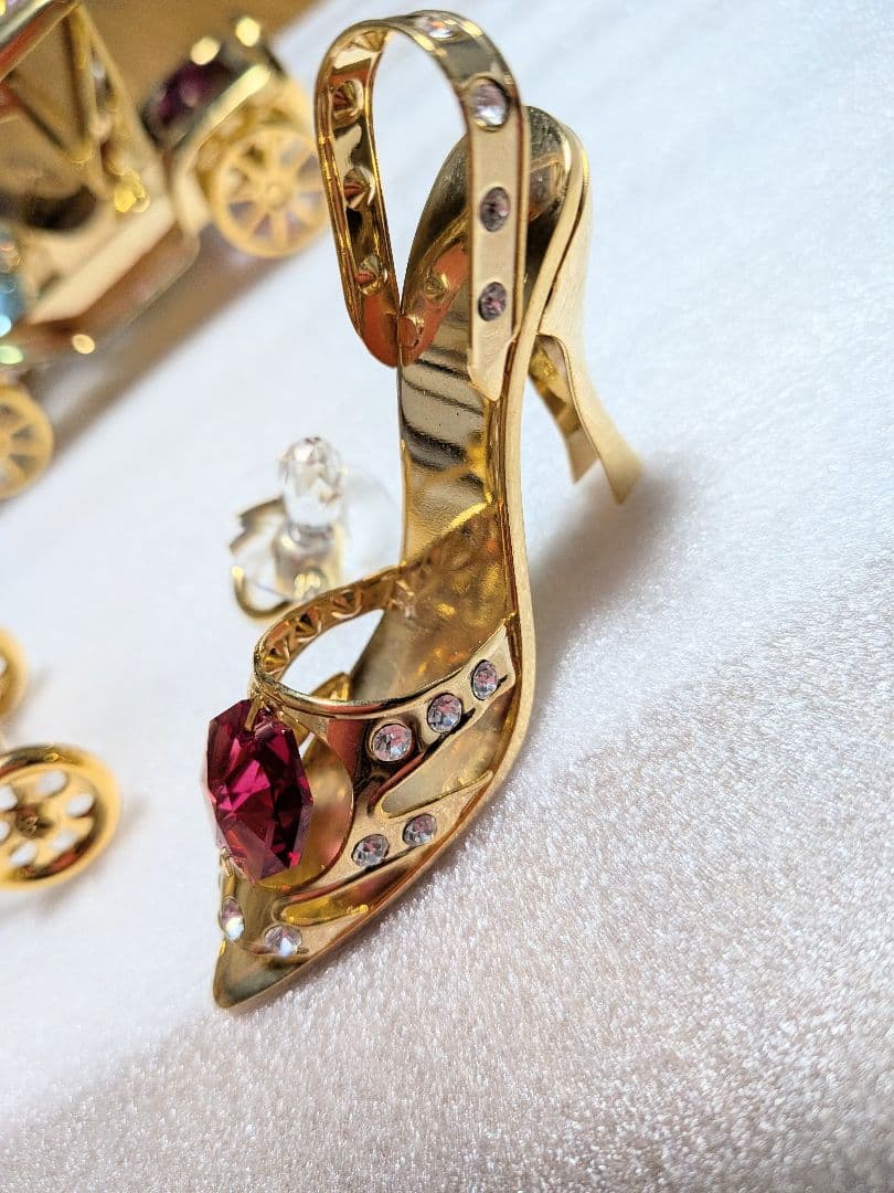 宝石のクラッシックカー・ゴルフクラブ・ハイヒール・おしゃぶり　スワロフスキー似