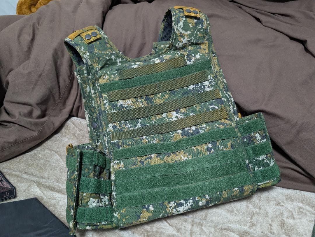 (官品) 台湾陸軍実物CV-105防弾チョッキ (プレートキャリア 中華民国)