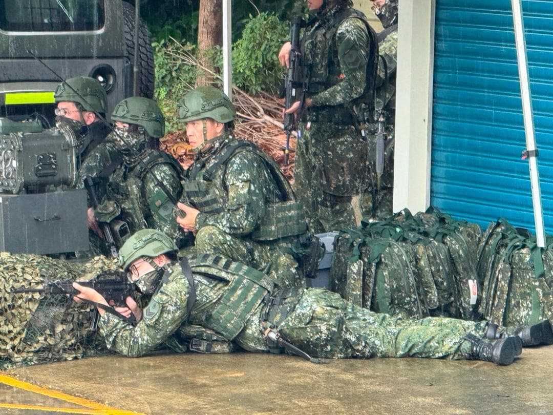 (官品) 台湾陸軍実物CV-105防弾チョッキ (プレートキャリア 中華民国)