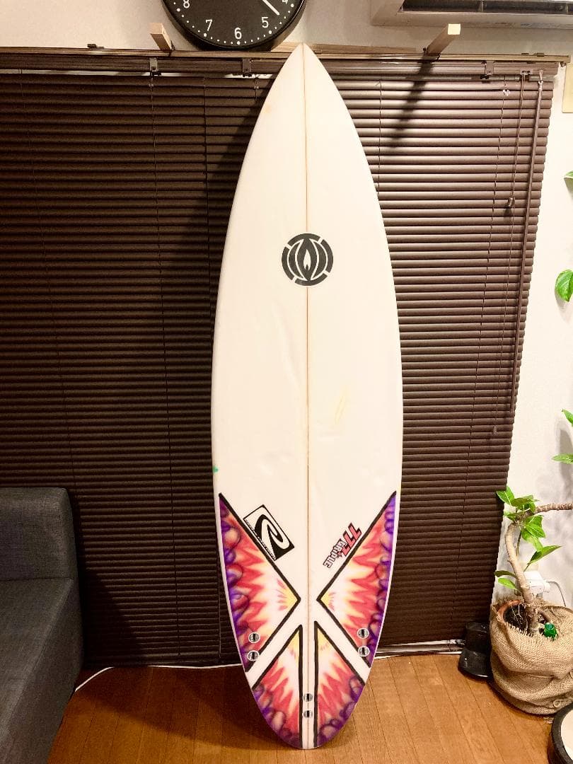 ★LIGHT　777TRIPLE サーフボード　6,1 アートペイント★