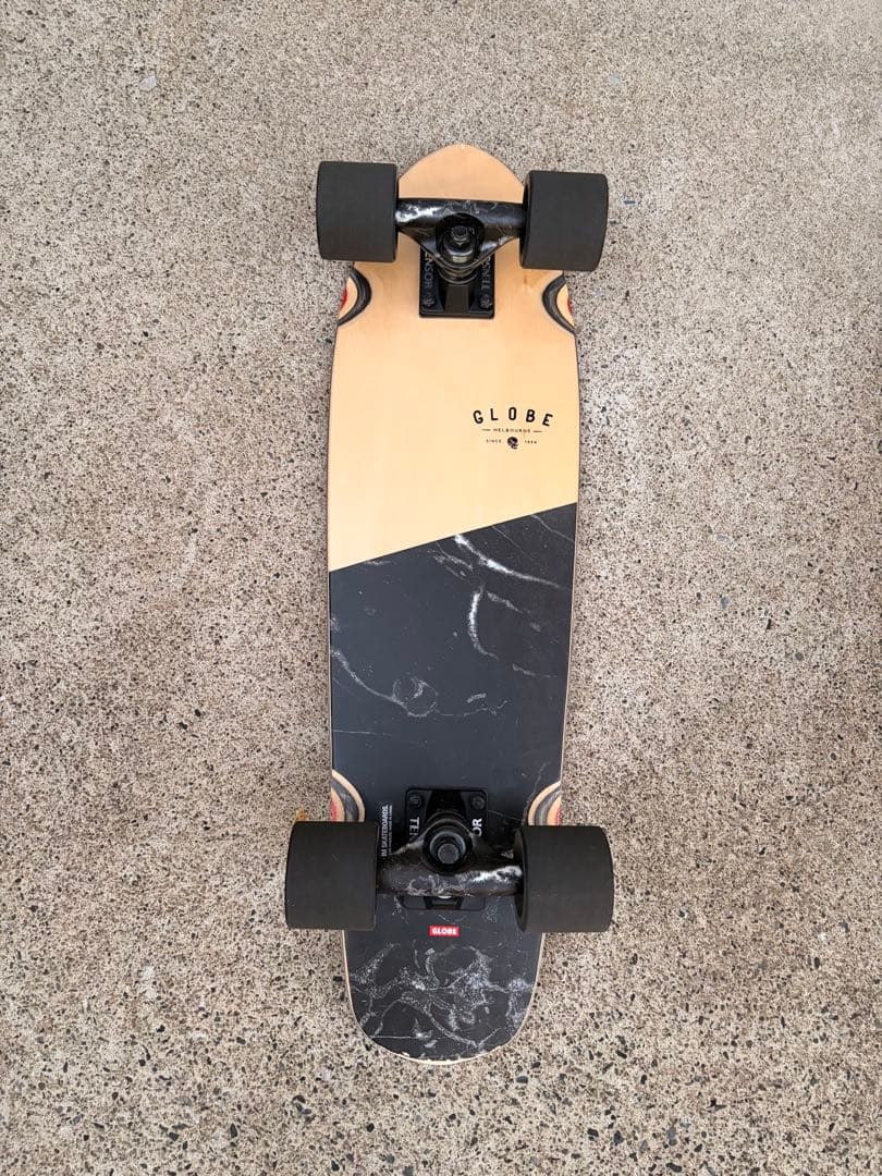 GLOBE マーブルデザイン スケートボード　26インチ