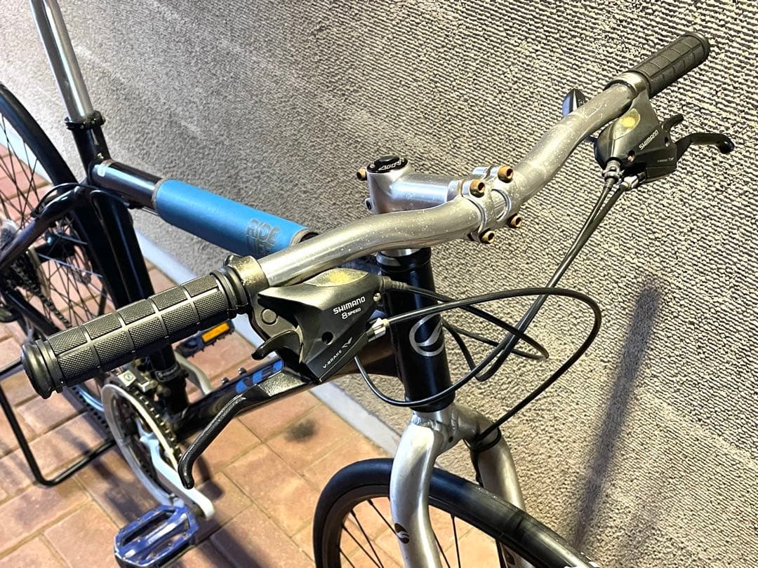 値下げ　引取希望　GIANT SEEK R2 クロスバイク　前後タイヤ新品