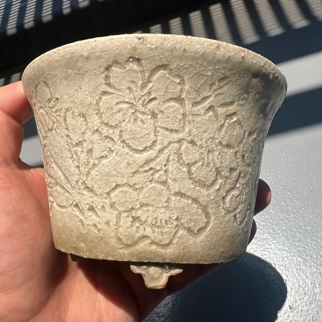 471.彫刻桜図白釉丸鉢 盆栽鉢 古鉢 植木鉢 11.1*7.3cm