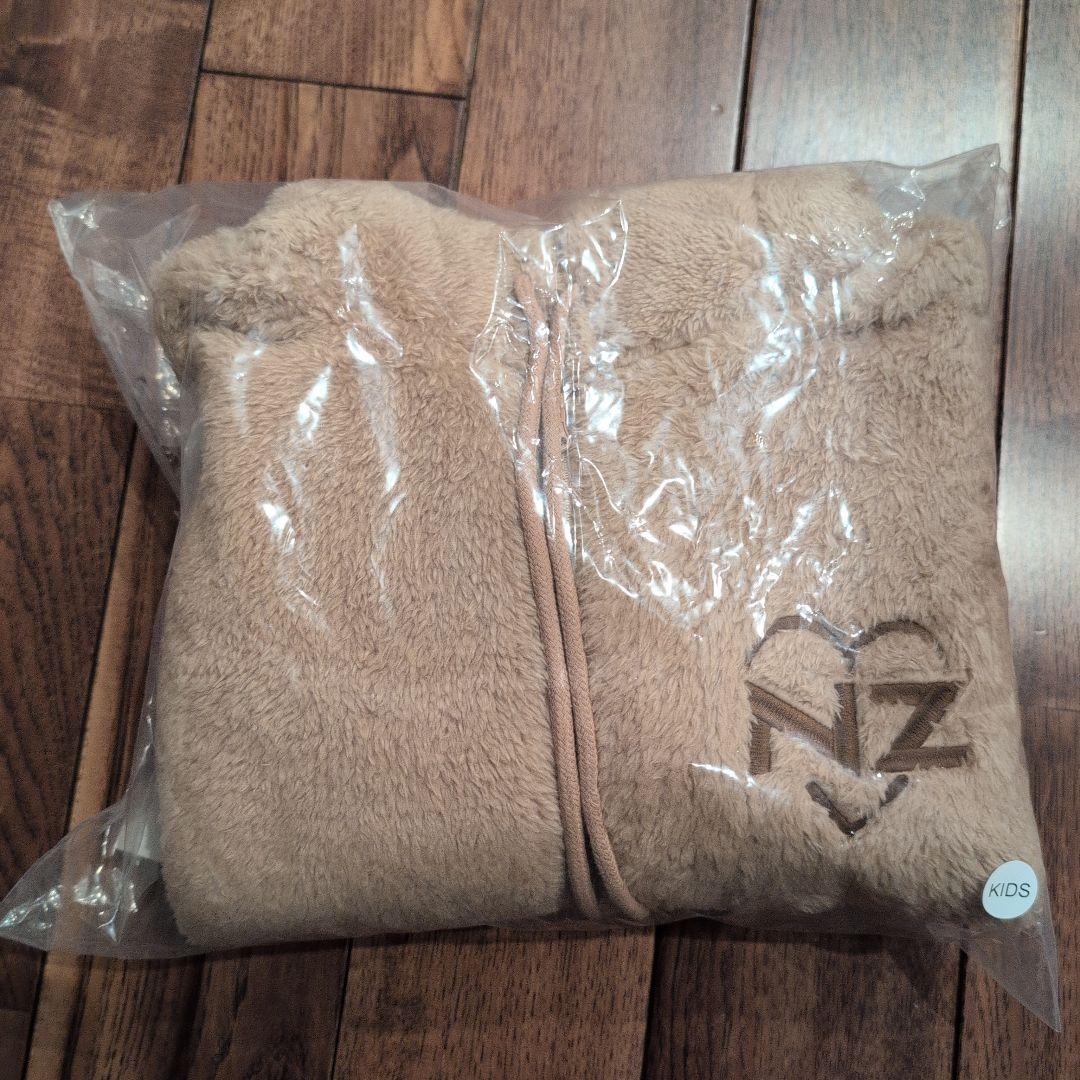 NiziU NEW EvoNUtion フーディー　パーカー　キッズサイズ