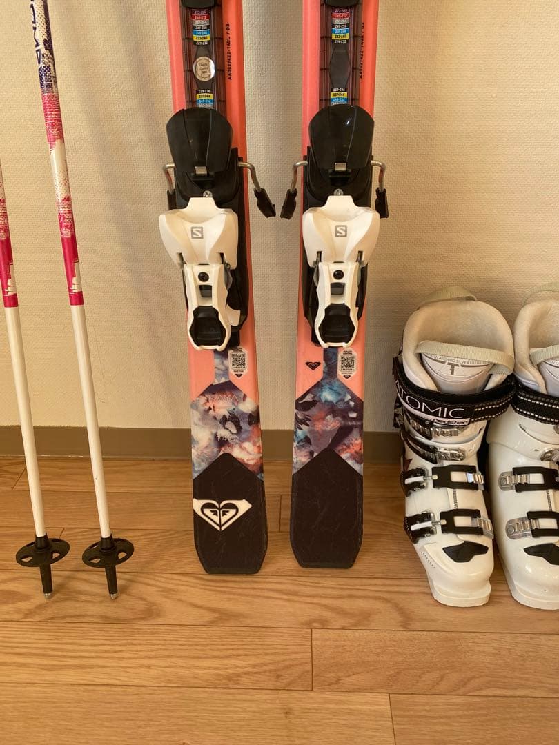 今日限定価格ロキシースキー板ブーツ３点roxyアトミックredstear140