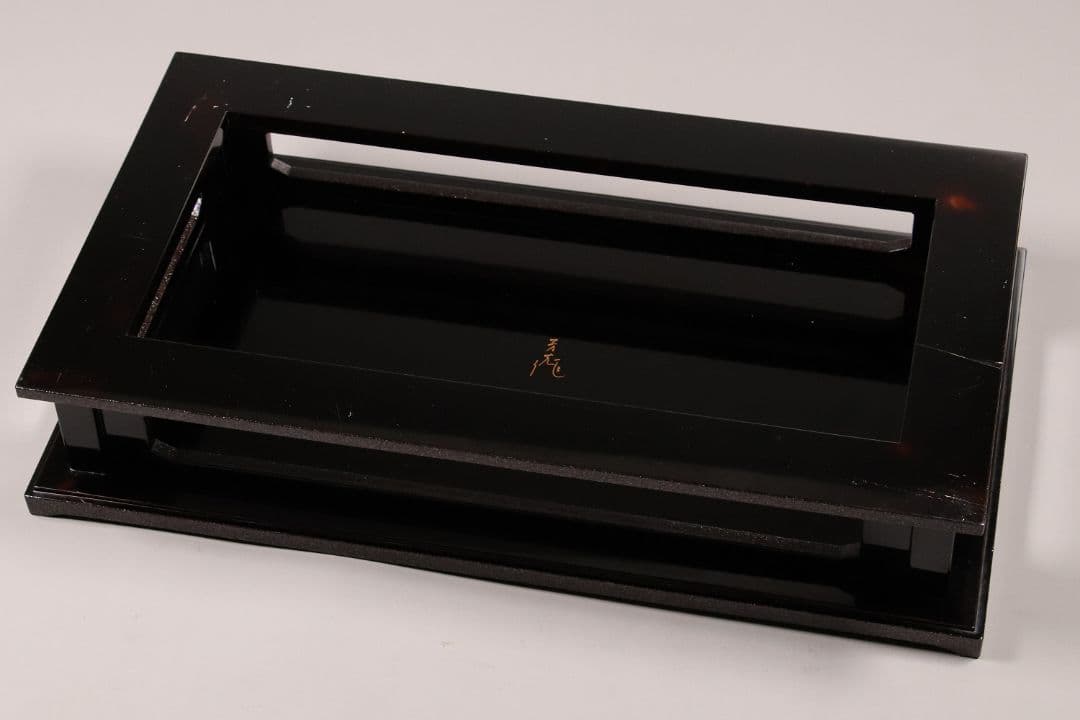 加賀蒔絵師 小松芳光作 松紋様 金蒔絵 螺鈿 黒塗卓 共箱 平卓 花台 M960