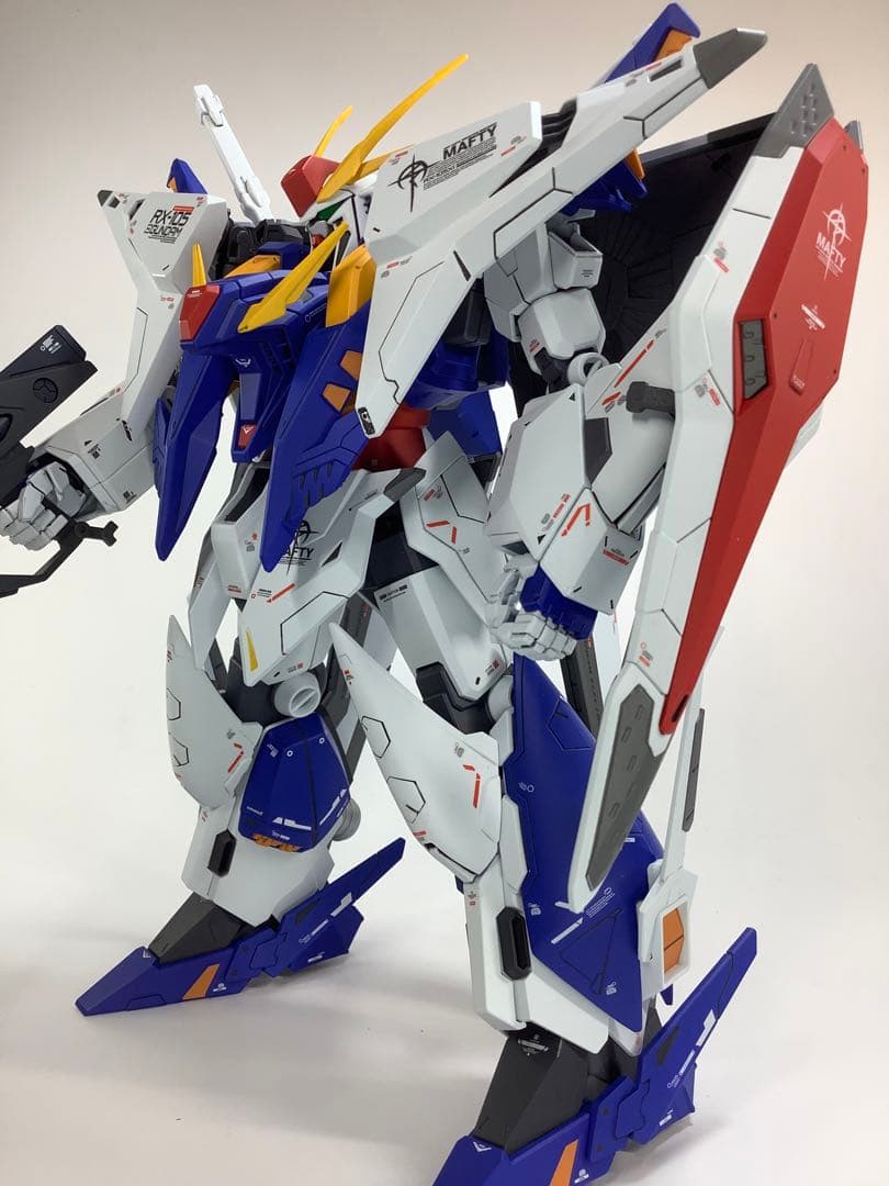 HGUC RX-105 クスィーガンダム　塗装済完成品