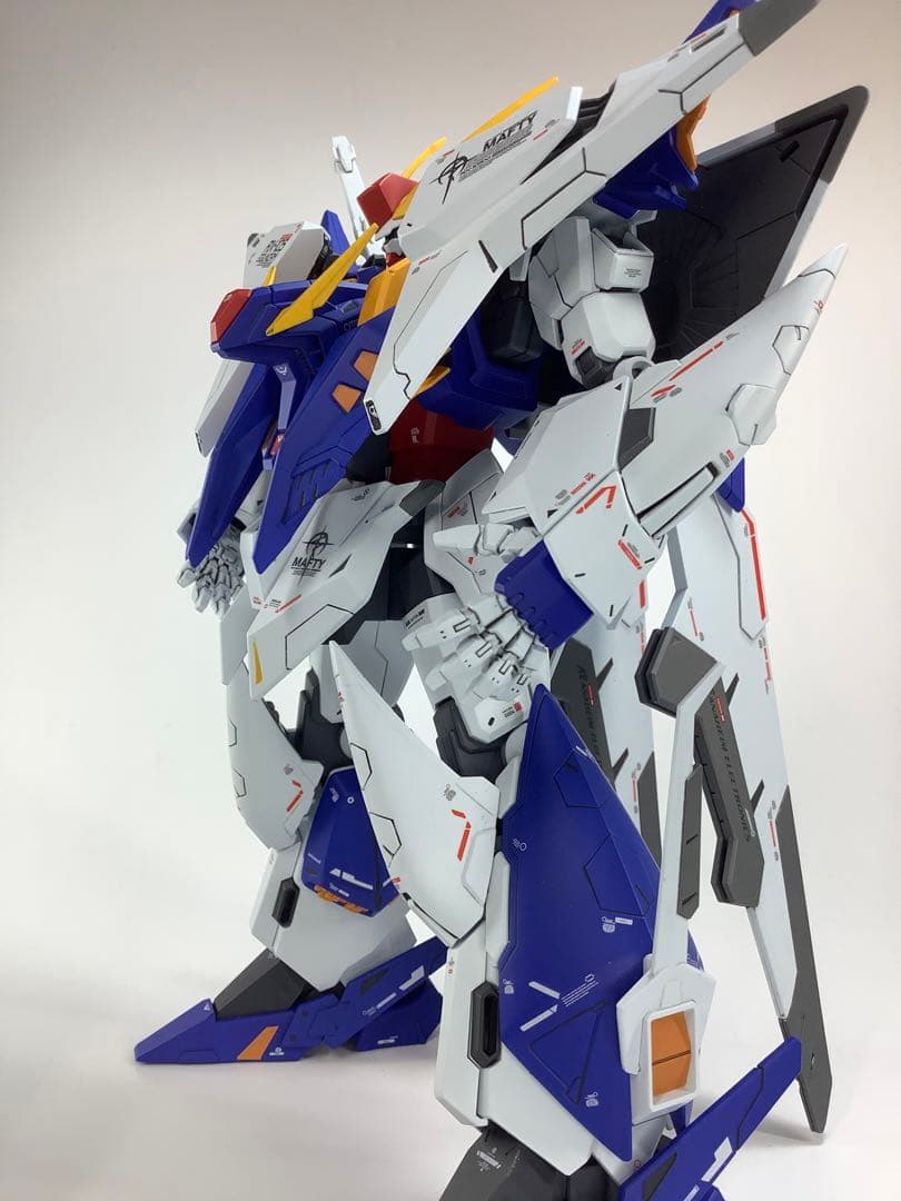 HGUC RX-105 クスィーガンダム　塗装済完成品