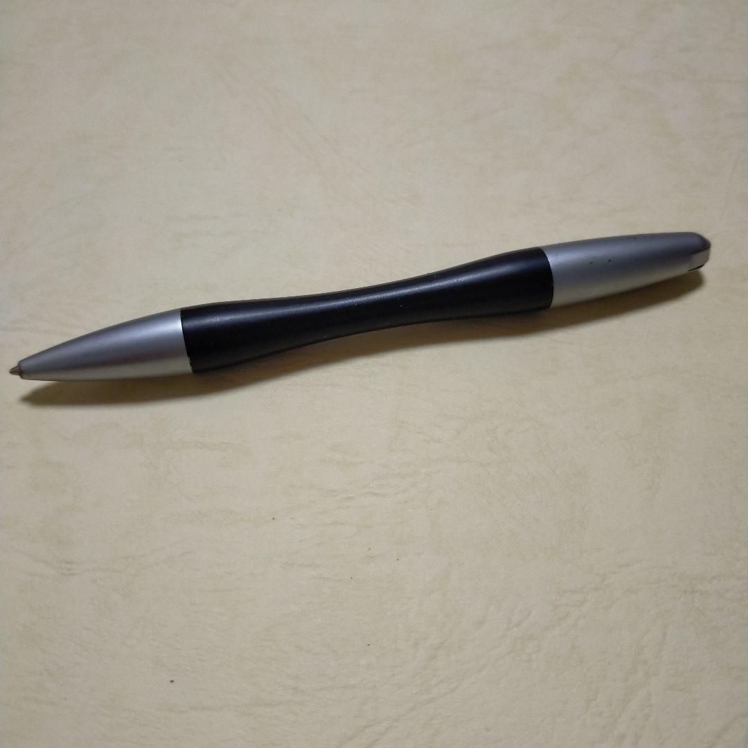PELIKAN 黒インク流線型ボールペン