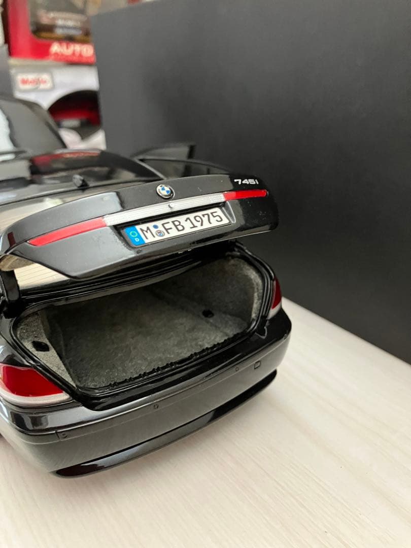 1/18 京商  7 Series 745i