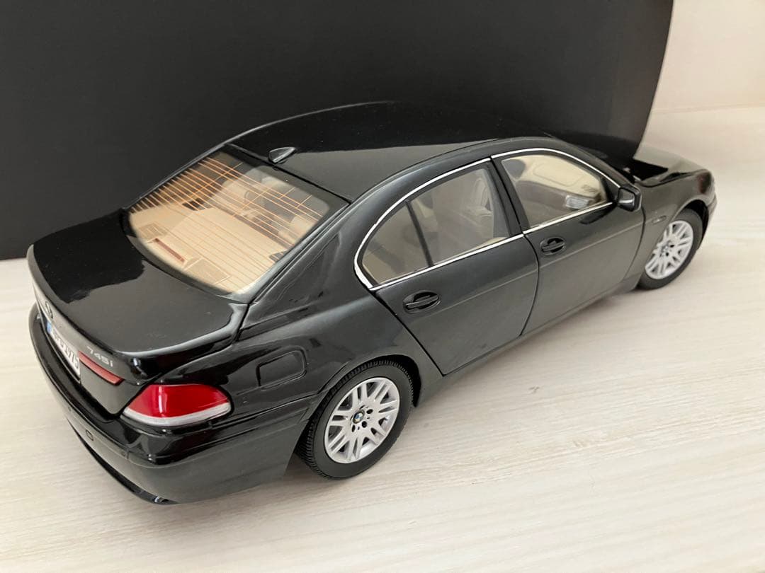 1/18 京商  7 Series 745i