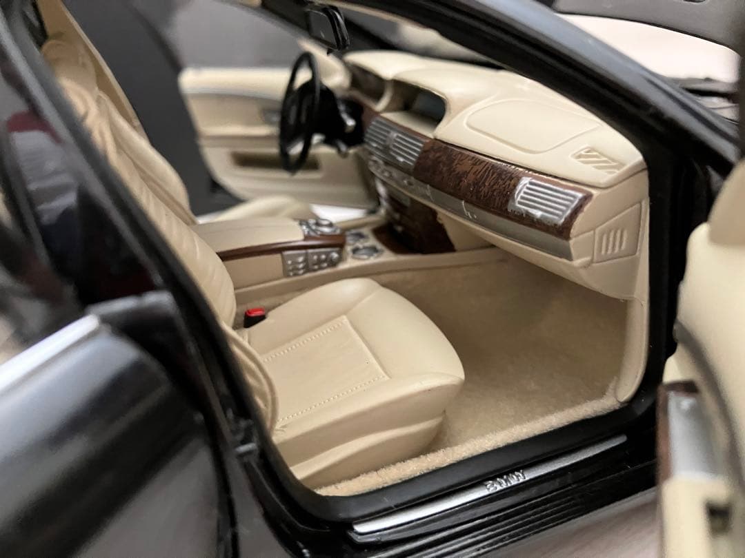 1/18 京商  7 Series 745i