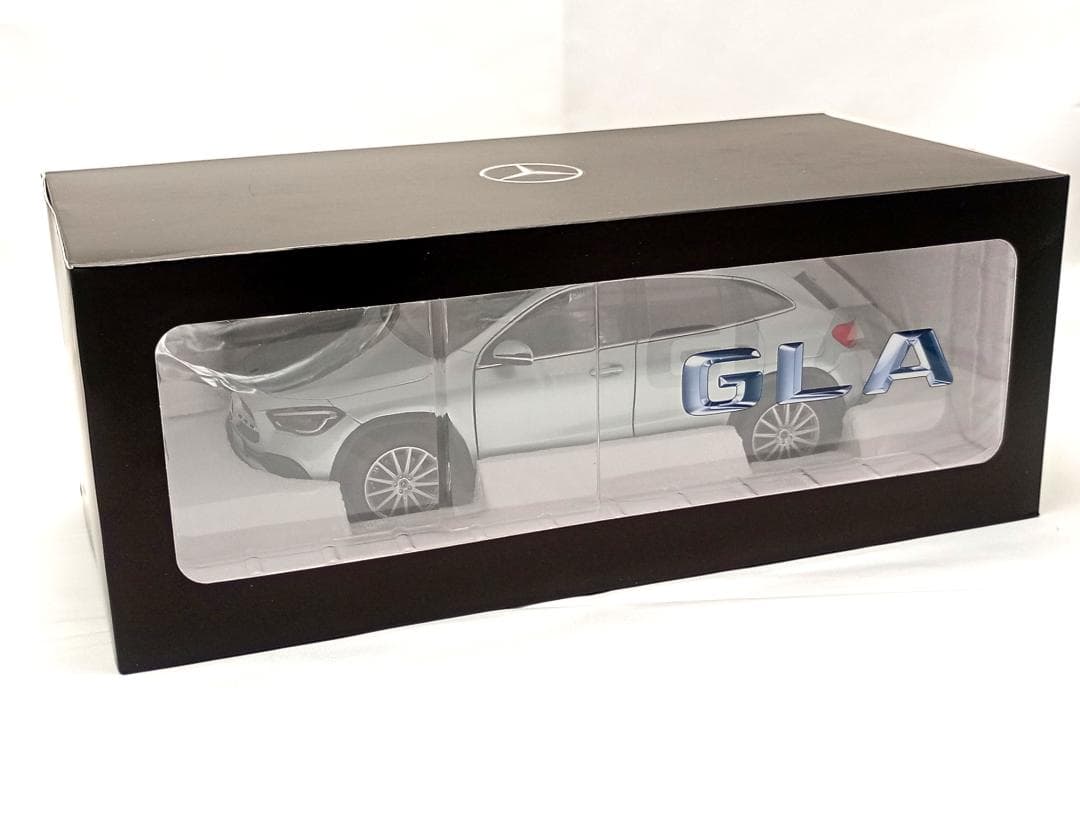 Z-Models 1/18 メルセデス GLA H247 2020 シルバー