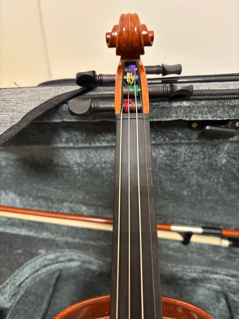 ほぼ新品美品 バイオリン一本体と弓、ハードケース付き
