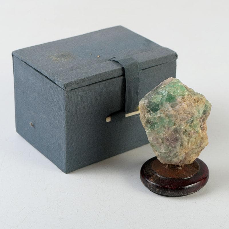 天然石　鑑賞石　パワーストーン　翡翠石　原石　唐木台付　Z　8611