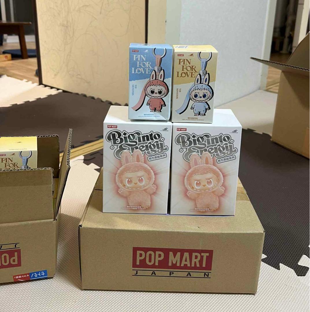 Big into Energy 2箱 + PIN FOR LOVE ピース　2箱