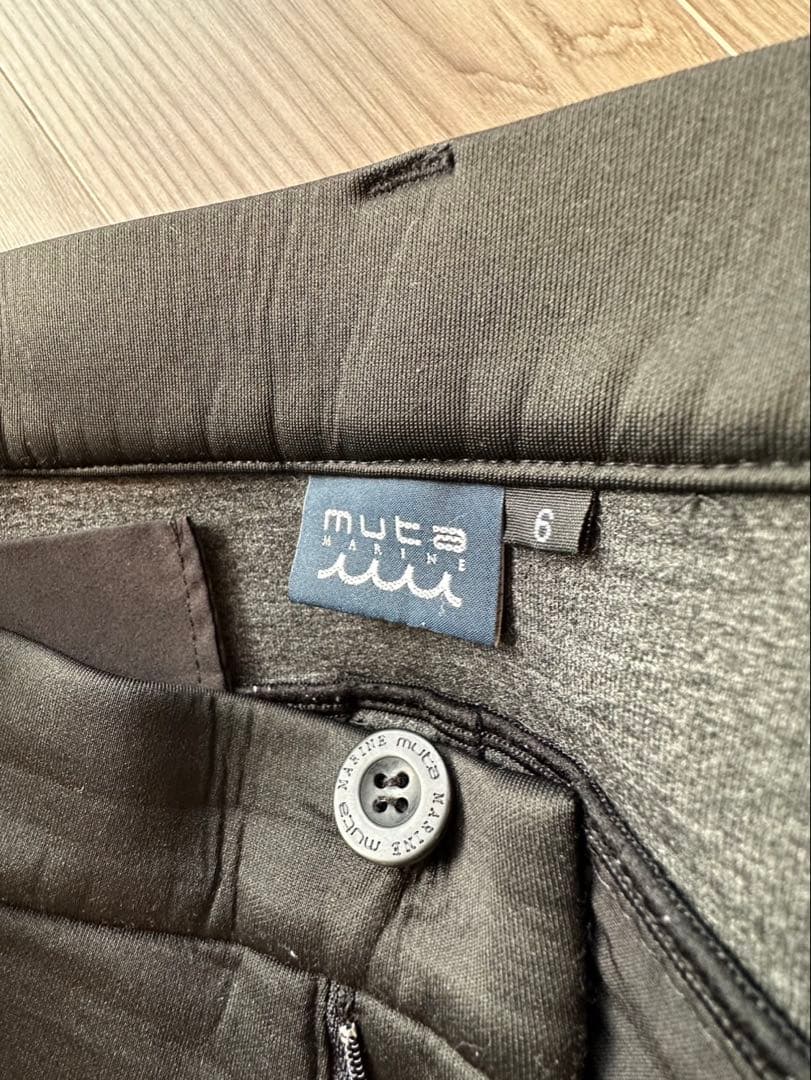 ムータゴルフ　パンツ