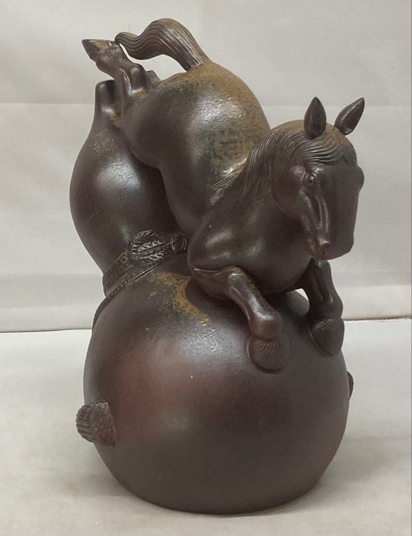 B480b「備前干支置物 午」安土窯　共箱　備前焼　令8年干支　瓢箪から駒