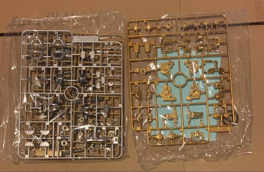 1/100 ガンダムアストレイゴールドフレーム天ハナ 海外製プラモデル