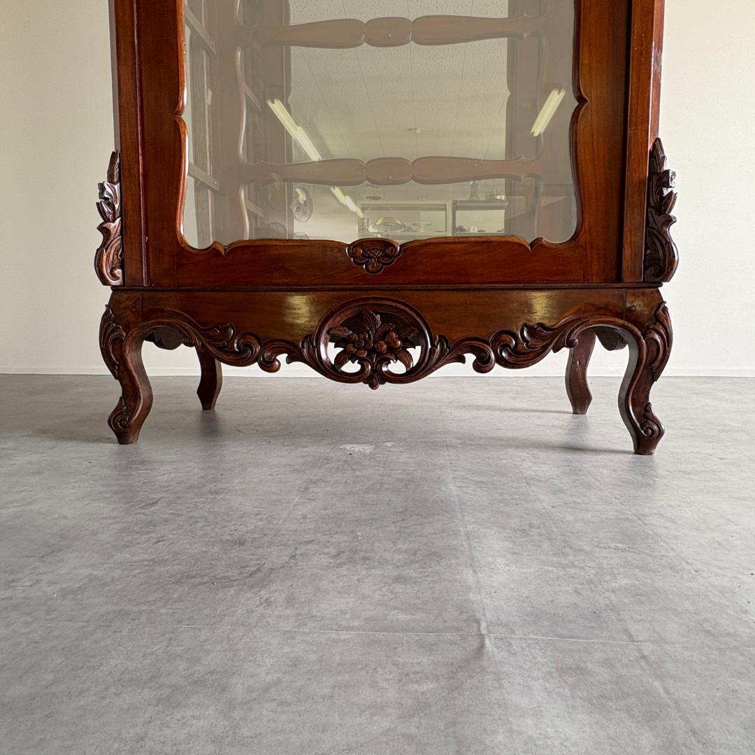 ロココスタイル 猫脚＆カルトゥーシュ彫刻のワードローブ