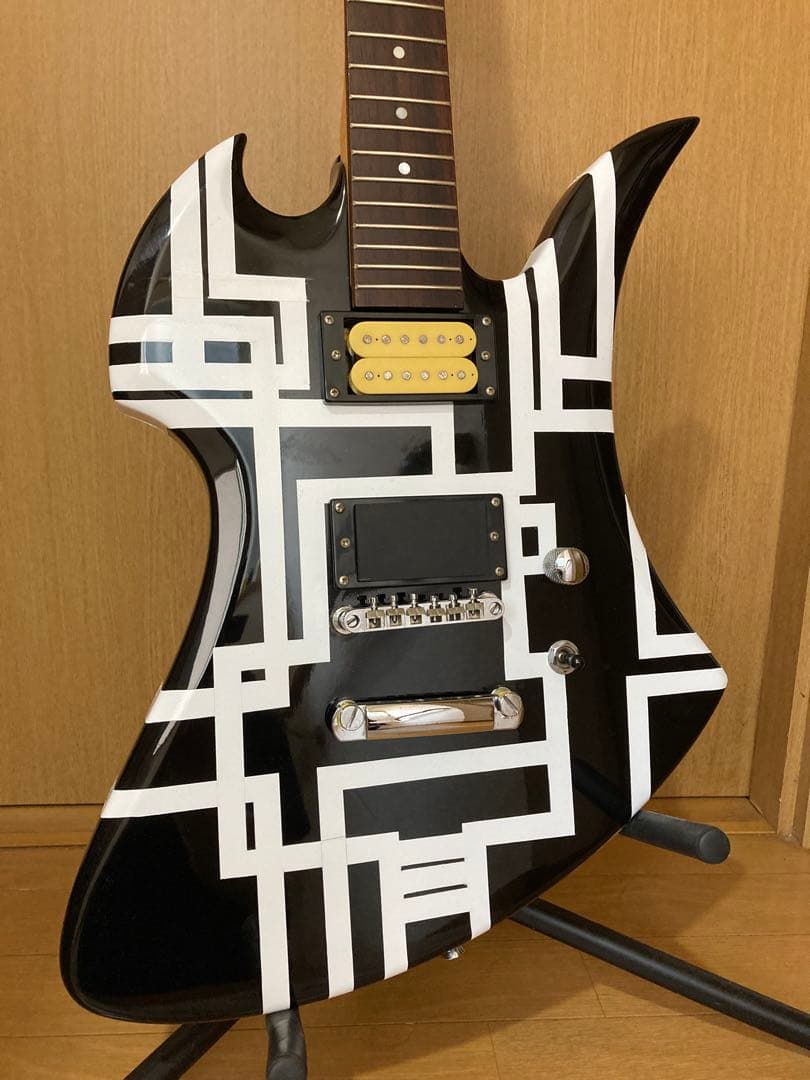 【良・美品】hide/布袋Gラインペイント/モッキンバード。幾何学模様