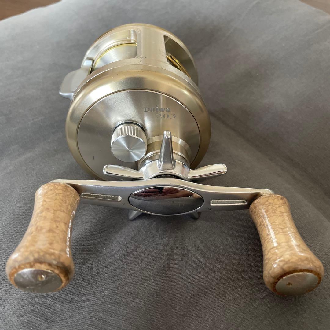 ミリオネア cv-z 203