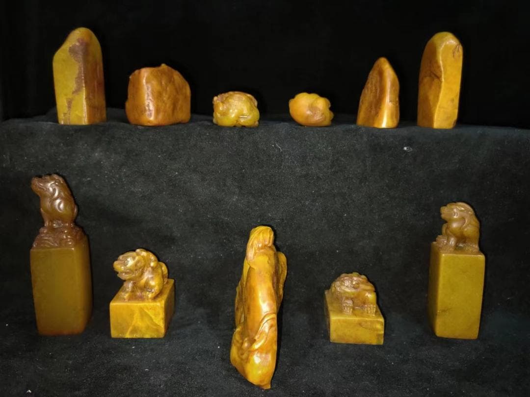中国古美術・田黄石の印鑑セット・純手彫り・木箱付・細密彫・篆刻・案頭・文房具