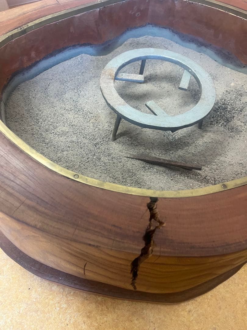 アンティーク　大型　火鉢　昭和レトロ　丸太　くりぬき火鉢　欅　ケヤキ　灰付き