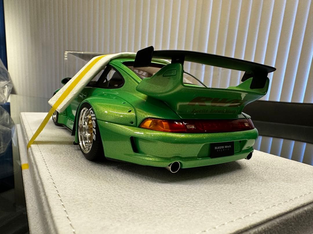 Fuelme RWB993 1/18 プロトタイプ 緑