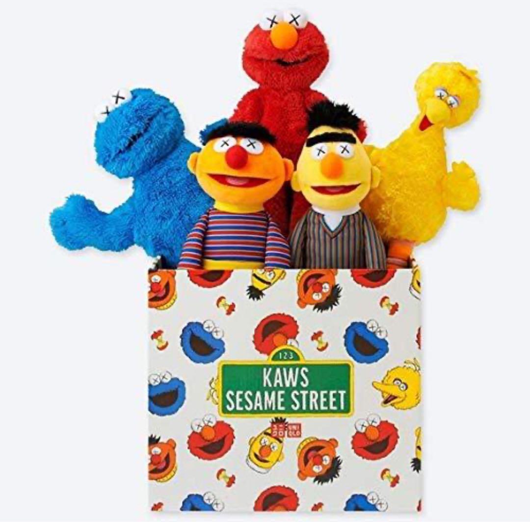 UNIQLO 「KAWS x SESAME STREET」 ぬいぐるみ　箱つき