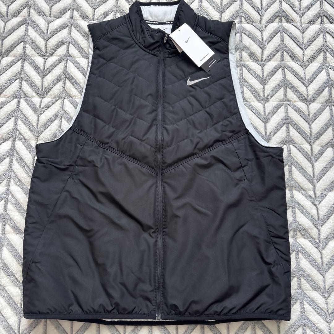 新品　ナイキ　メンズ　ランニングベスト　中綿　ブラック　黒　軽量　撥水　L