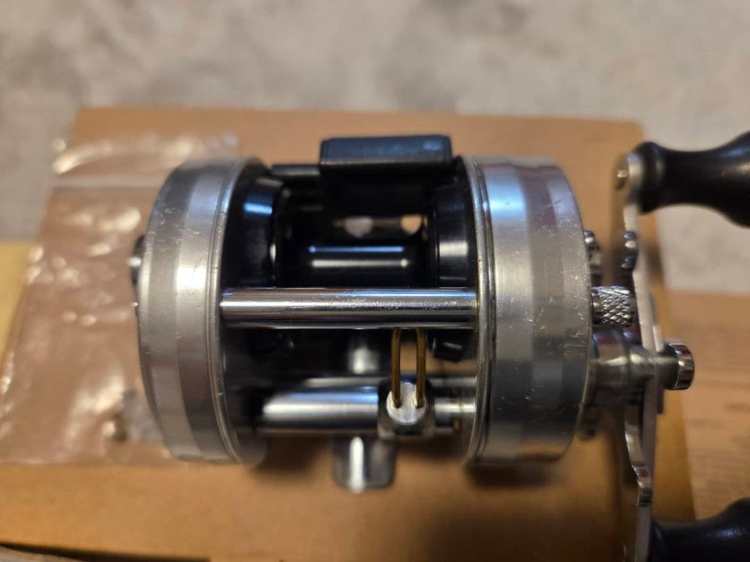 ambassadeur 2601C IAR ベイトリール