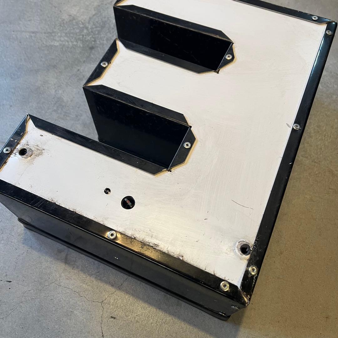 E 看板 アルファベット レターサイン 文字 アメリカ ビンテージ アンティーク