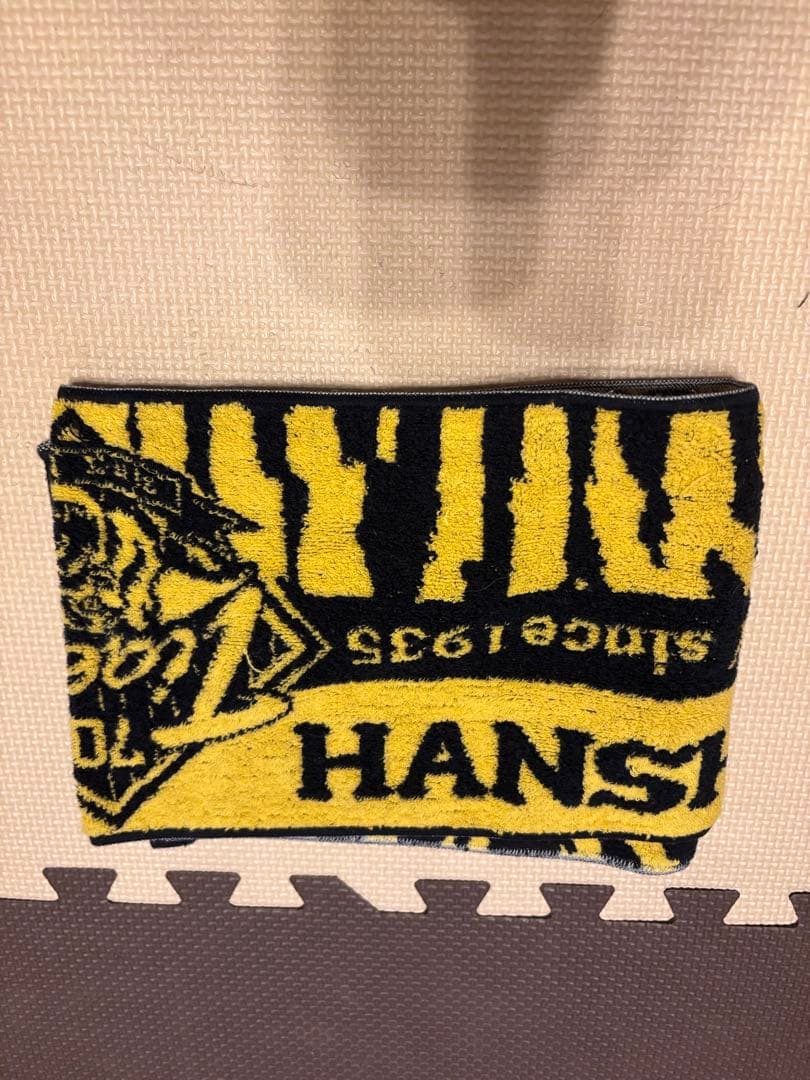 阪神Tigers 応援バッグ ＋応援服5着＋タオル2枚＋クッション＋うちわ